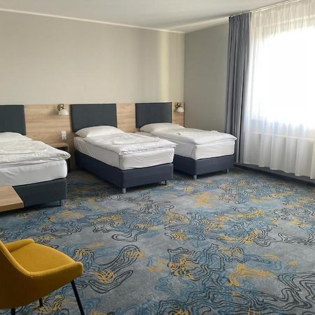 Hotel Dobosz Police Buitenkant foto